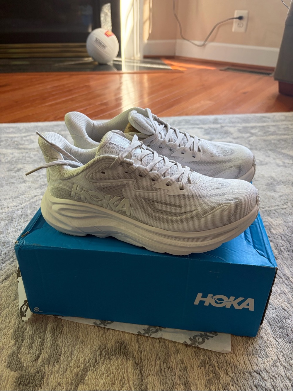 Hoka One One All-White Clifton 10s